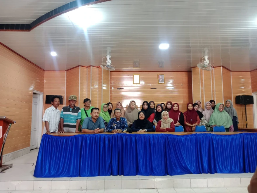 Pembagian Bansos Beras dan Minyak Goreng di Kampung Panca Tunggal Jaya